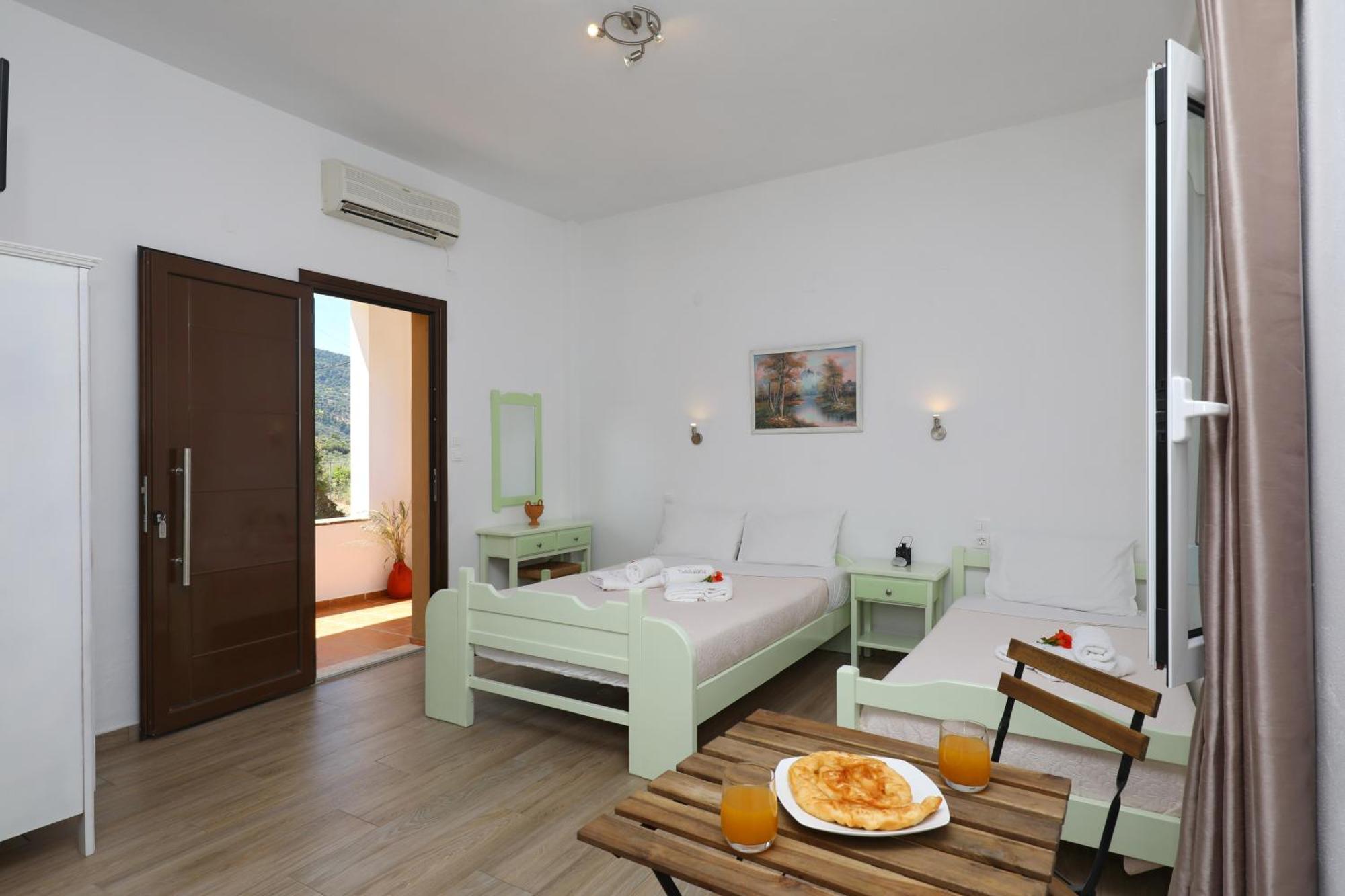 Tsoukalaria Studios Skopelos Town Exterior foto