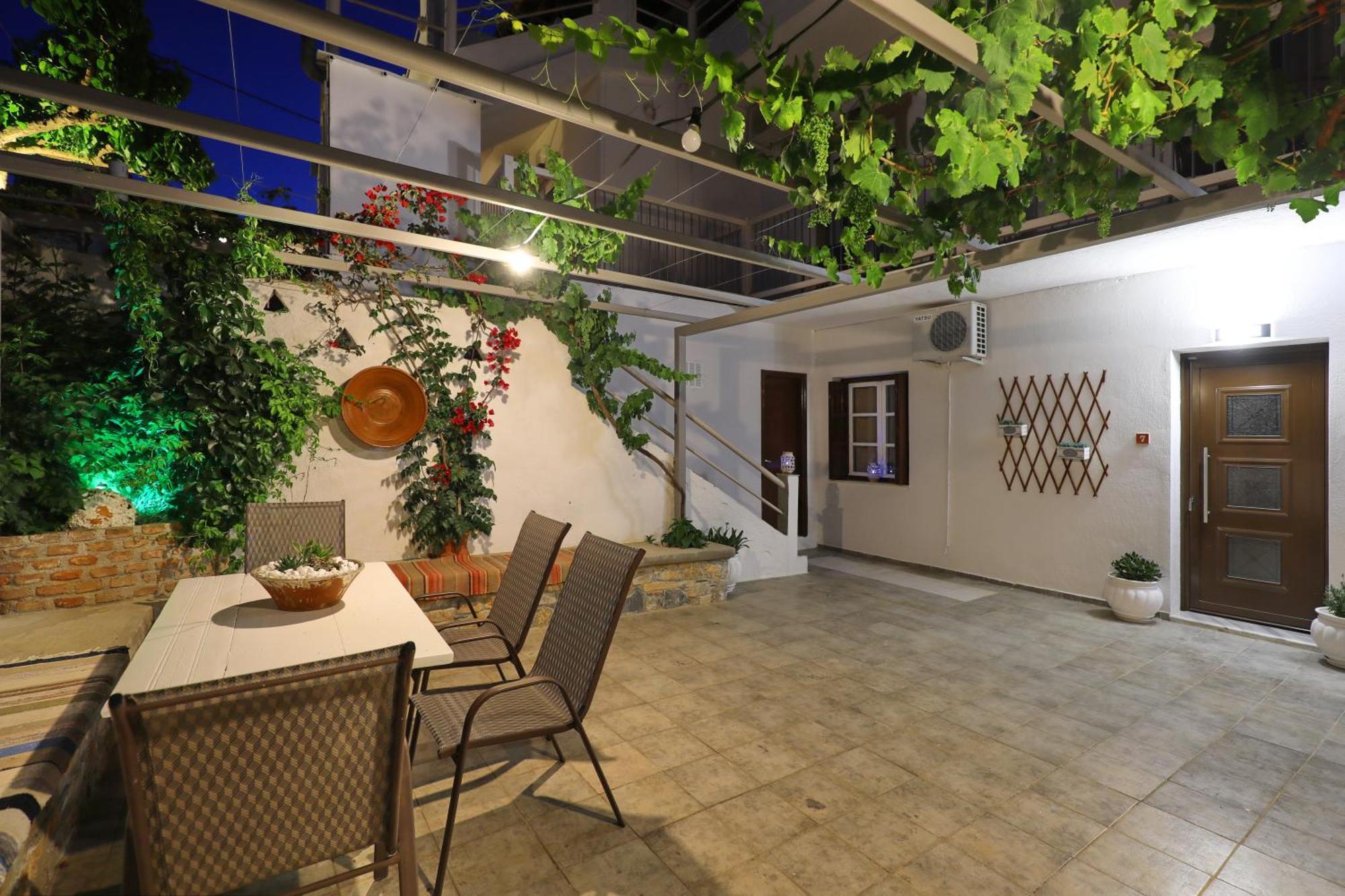 Tsoukalaria Studios Skopelos Town Exterior foto